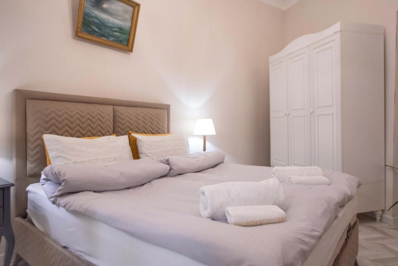 Old Town-Booking Apartment ティビリシ エクステリア 写真