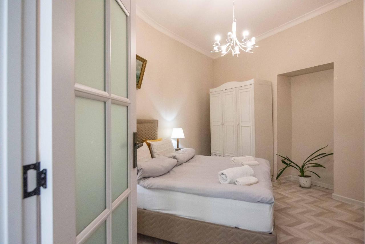 Old Town-Booking Apartment ティビリシ エクステリア 写真